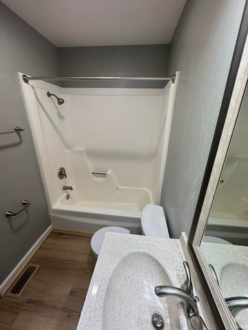 7422 Edgedale Drive, Newburgh, IN 47630