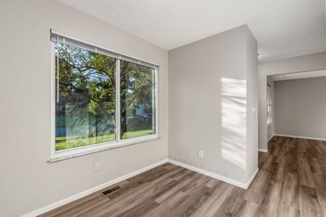 7609 Seasons Drive, Columbus, OH 43235