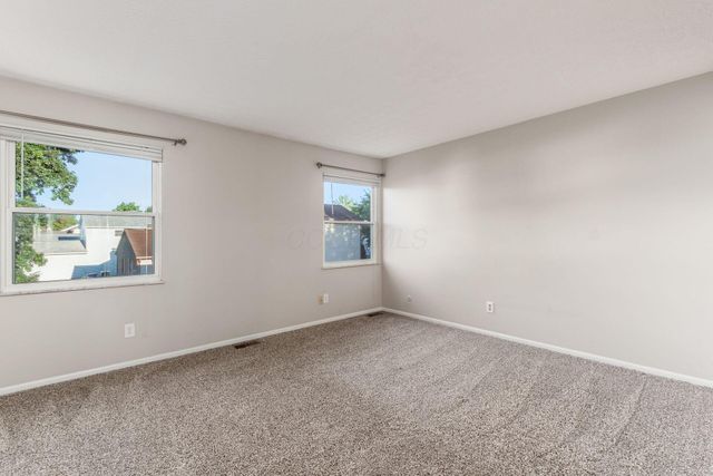 7609 Seasons Drive, Columbus, OH 43235