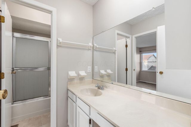 7609 Seasons Drive, Columbus, OH 43235