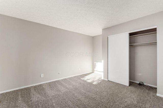 7609 Seasons Drive, Columbus, OH 43235