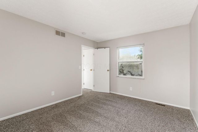 7609 Seasons Drive, Columbus, OH 43235