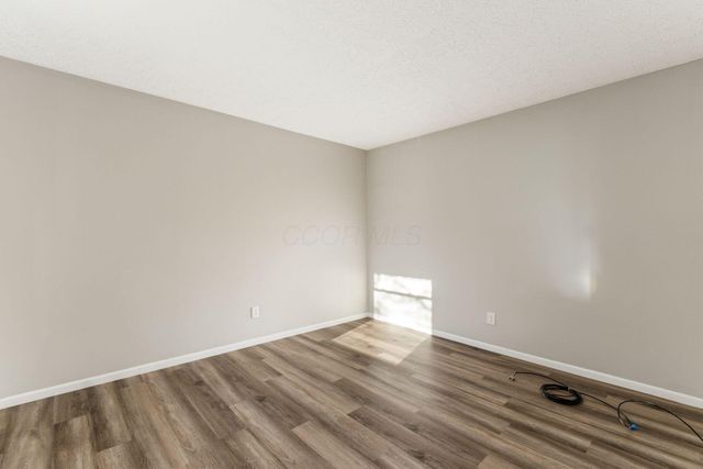 7609 Seasons Drive, Columbus, OH 43235