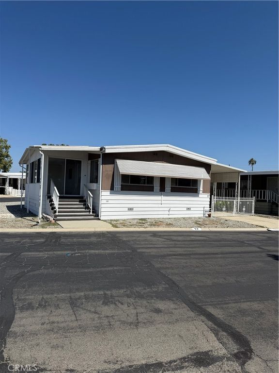 9391 California Ave 17, Riverside, CA 92503