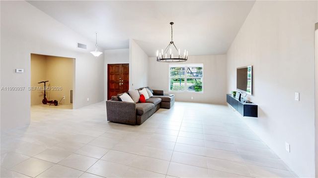 251 NW 92nd Ave, Coral Springs, FL 33071