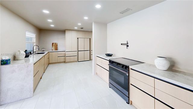 251 NW 92nd Ave, Coral Springs, FL 33071