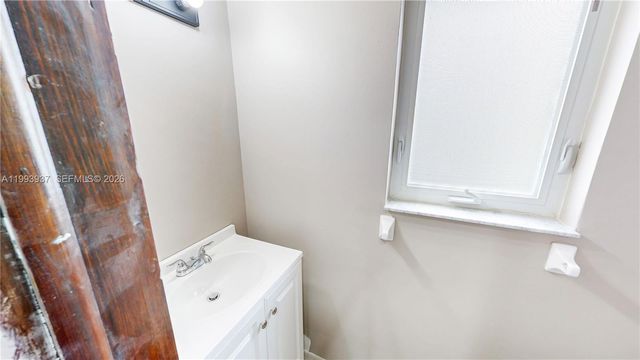 251 NW 92nd Ave, Coral Springs, FL 33071