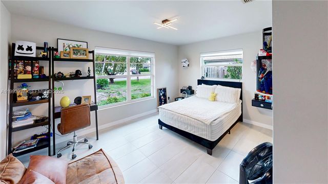 251 NW 92nd Ave, Coral Springs, FL 33071