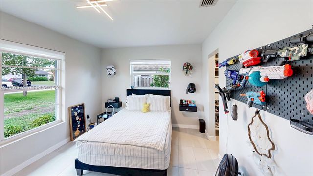 251 NW 92nd Ave, Coral Springs, FL 33071