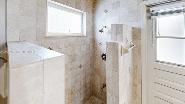 251 NW 92nd Ave, Coral Springs, FL 33071