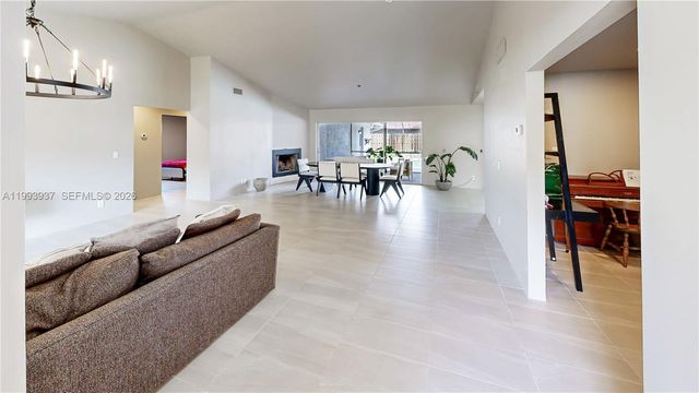 251 NW 92nd Ave, Coral Springs, FL 33071