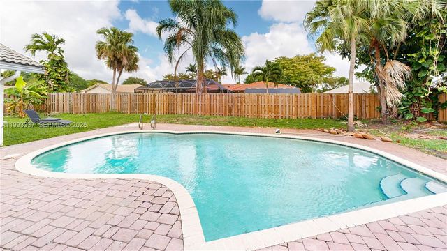 251 NW 92nd Ave, Coral Springs, FL 33071