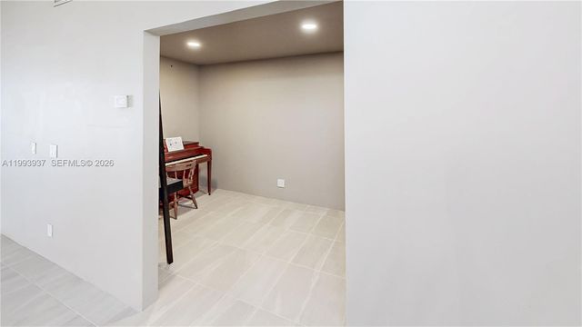 251 NW 92nd Ave, Coral Springs, FL 33071