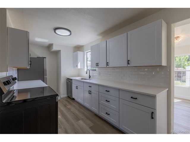 4464 Davenport Way, Denver, CO 80239