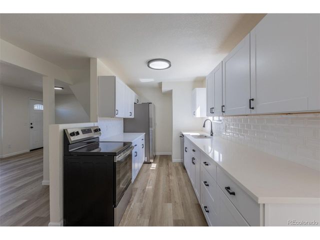 4464 Davenport Way, Denver, CO 80239