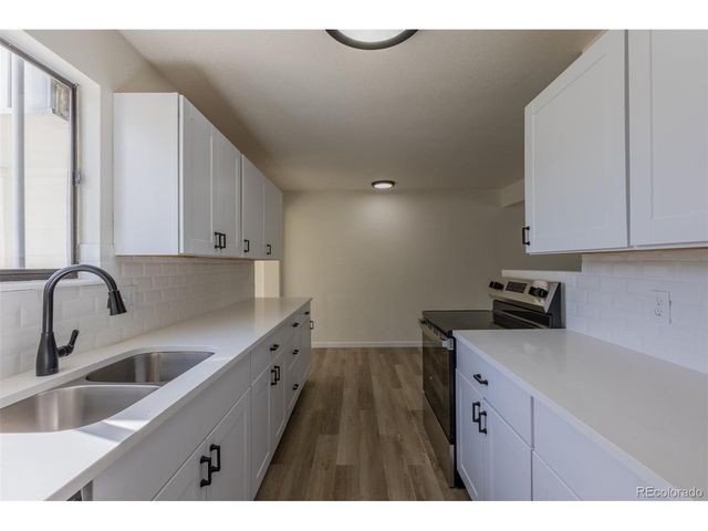 4464 Davenport Way, Denver, CO 80239