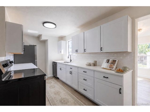4464 Davenport Way, Denver, CO 80239