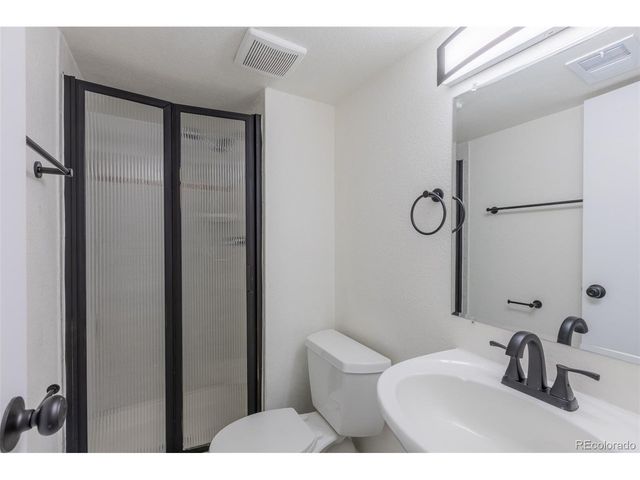 4464 Davenport Way, Denver, CO 80239