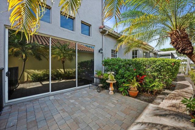 10375 Osprey Trace, West Palm Beach, FL 33412