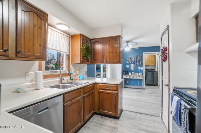 3055 Clinton Way, Lima, OH 45805