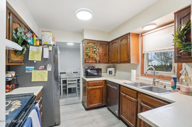 3055 Clinton Way, Lima, OH 45805