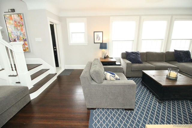 1383 Bishop Road, Grosse Pointe Park, MI 48230