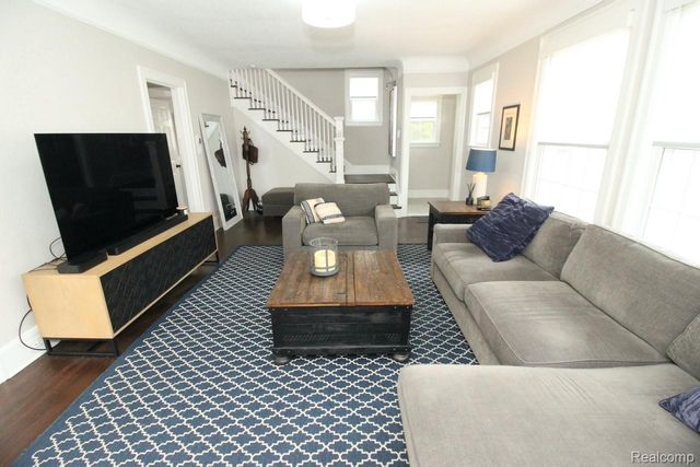 1383 Bishop Road, Grosse Pointe Park, MI 48230