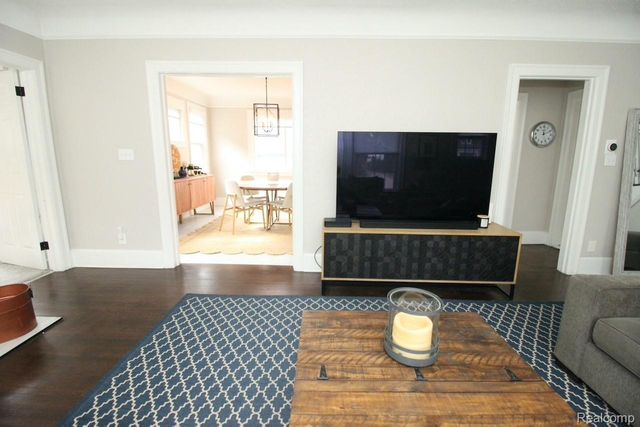 1383 Bishop Road, Grosse Pointe Park, MI 48230