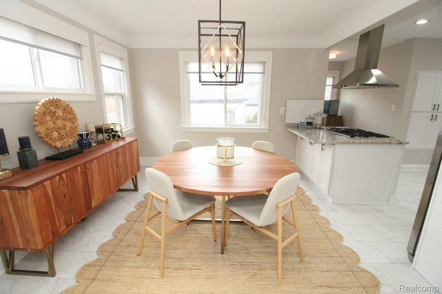 1383 Bishop Road, Grosse Pointe Park, MI 48230