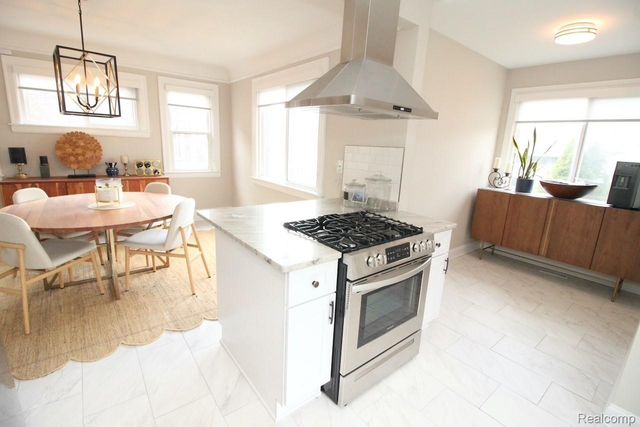 1383 Bishop Road, Grosse Pointe Park, MI 48230