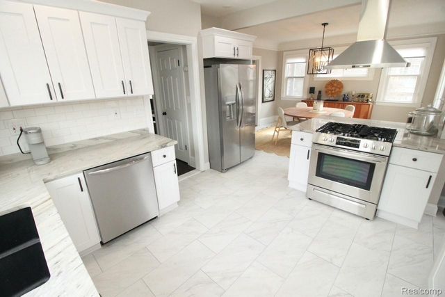 1383 Bishop Road, Grosse Pointe Park, MI 48230