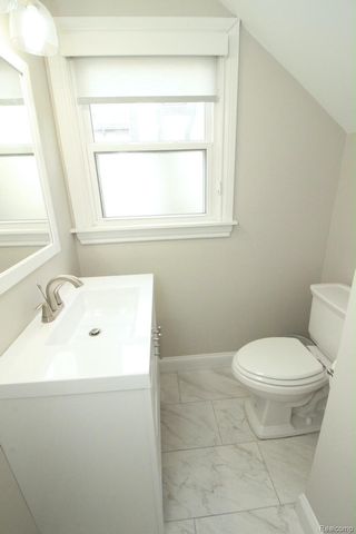 1383 Bishop Road, Grosse Pointe Park, MI 48230