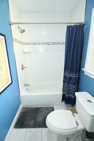 1383 Bishop Road, Grosse Pointe Park, MI 48230