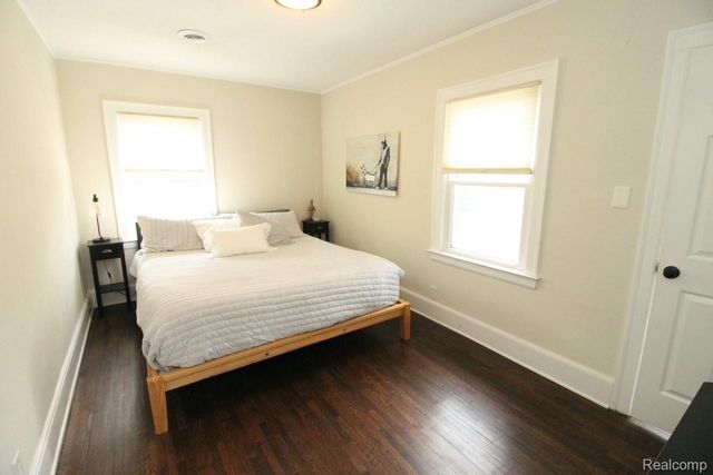 1383 Bishop Road, Grosse Pointe Park, MI 48230