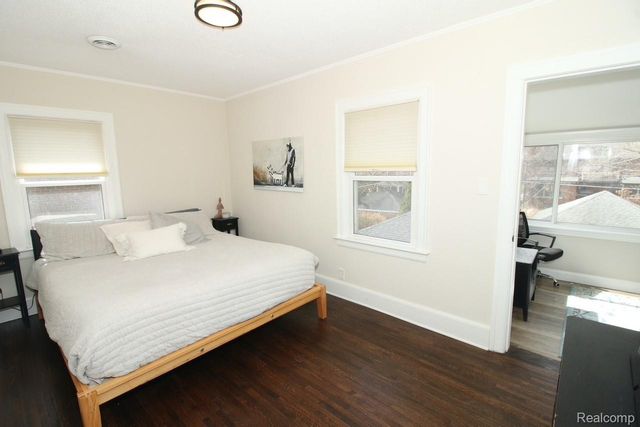 1383 Bishop Road, Grosse Pointe Park, MI 48230