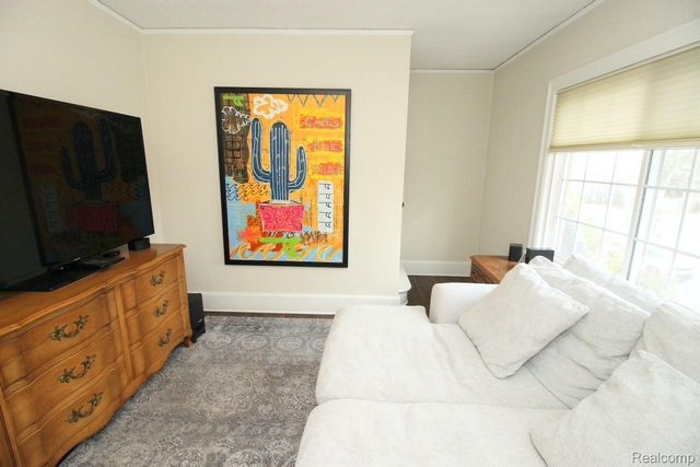 1383 Bishop Road, Grosse Pointe Park, MI 48230