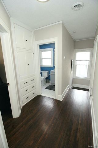 1383 Bishop Road, Grosse Pointe Park, MI 48230