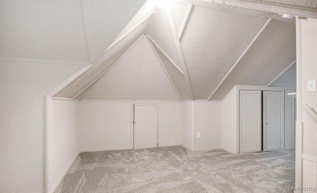 1383 Bishop Road, Grosse Pointe Park, MI 48230