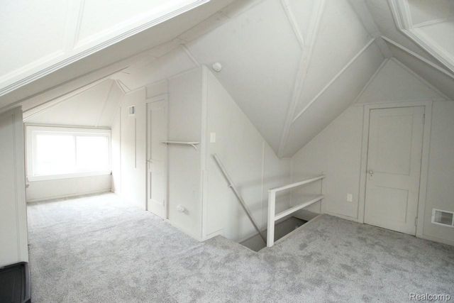 1383 Bishop Road, Grosse Pointe Park, MI 48230