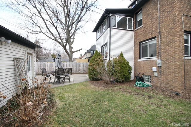 1383 Bishop Road, Grosse Pointe Park, MI 48230