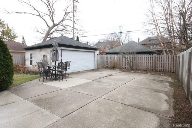 1383 Bishop Road, Grosse Pointe Park, MI 48230