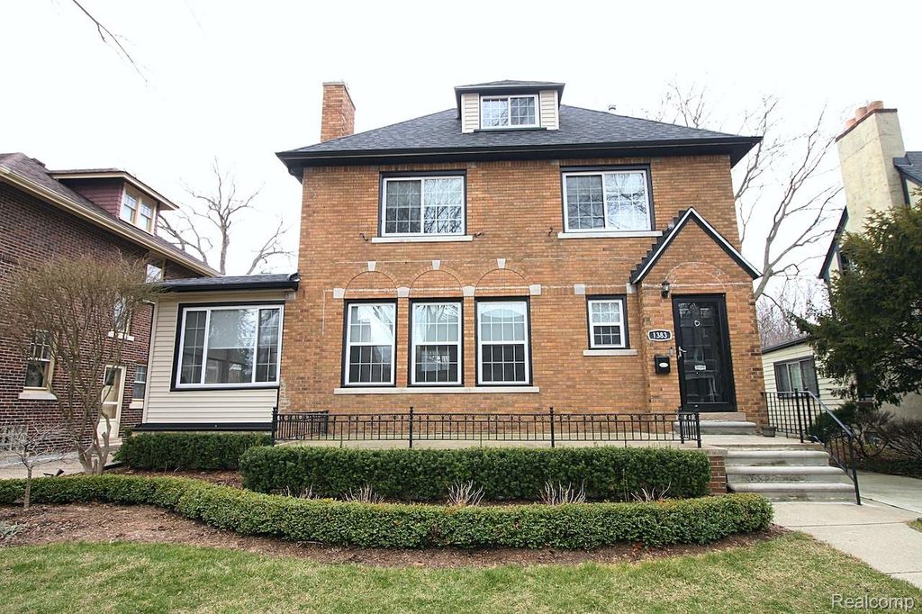 1383 Bishop Road, Grosse Pointe Park, MI 48230