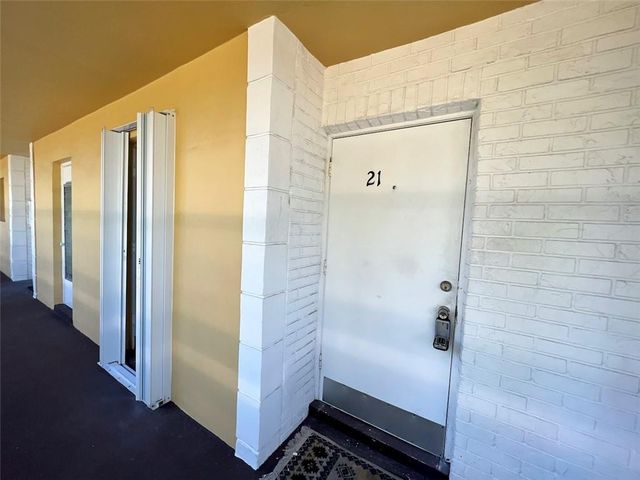 610 SE 2nd Avenue L21, Deerfield Beach, FL 33441
