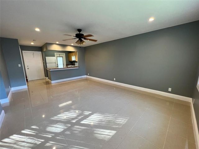 610 SE 2nd Avenue L21, Deerfield Beach, FL 33441