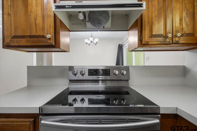 411 Shady Ln, Whitehouse, TX 75791