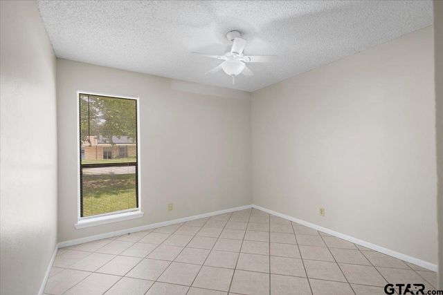 411 Shady Ln, Whitehouse, TX 75791