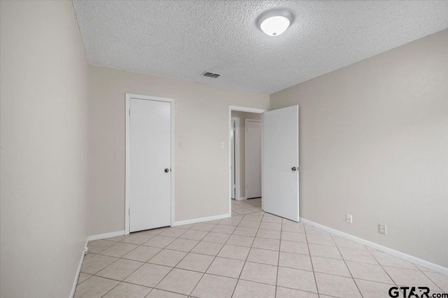 411 Shady Ln, Whitehouse, TX 75791