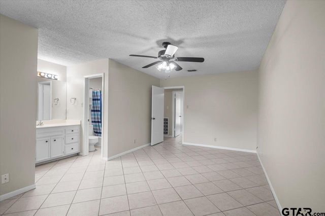 411 Shady Ln, Whitehouse, TX 75791