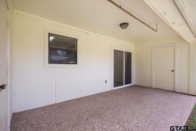 411 Shady Ln, Whitehouse, TX 75791