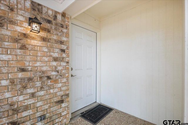 411 Shady Ln, Whitehouse, TX 75791
